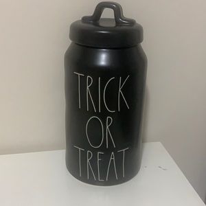 Rae Dunn - Trick or Treat Cannister - NWT